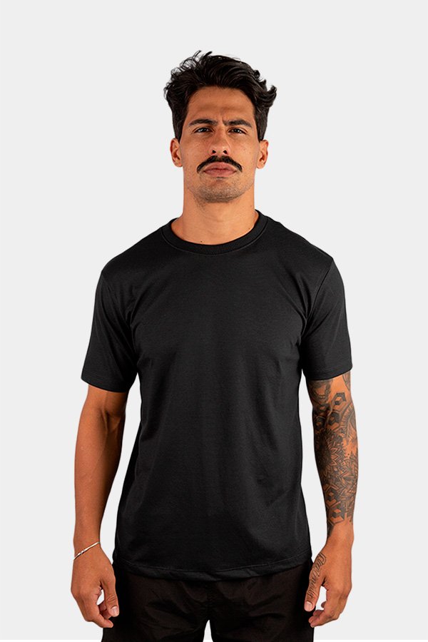 CAMISETA BASICA LISA PRETA