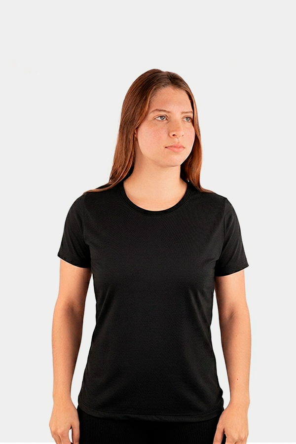 CAMISETA FEMININA LISA PRETA