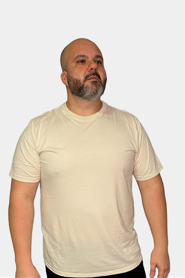 CAMISETA BASICA LISA PLUS SIZE OFF WHITE